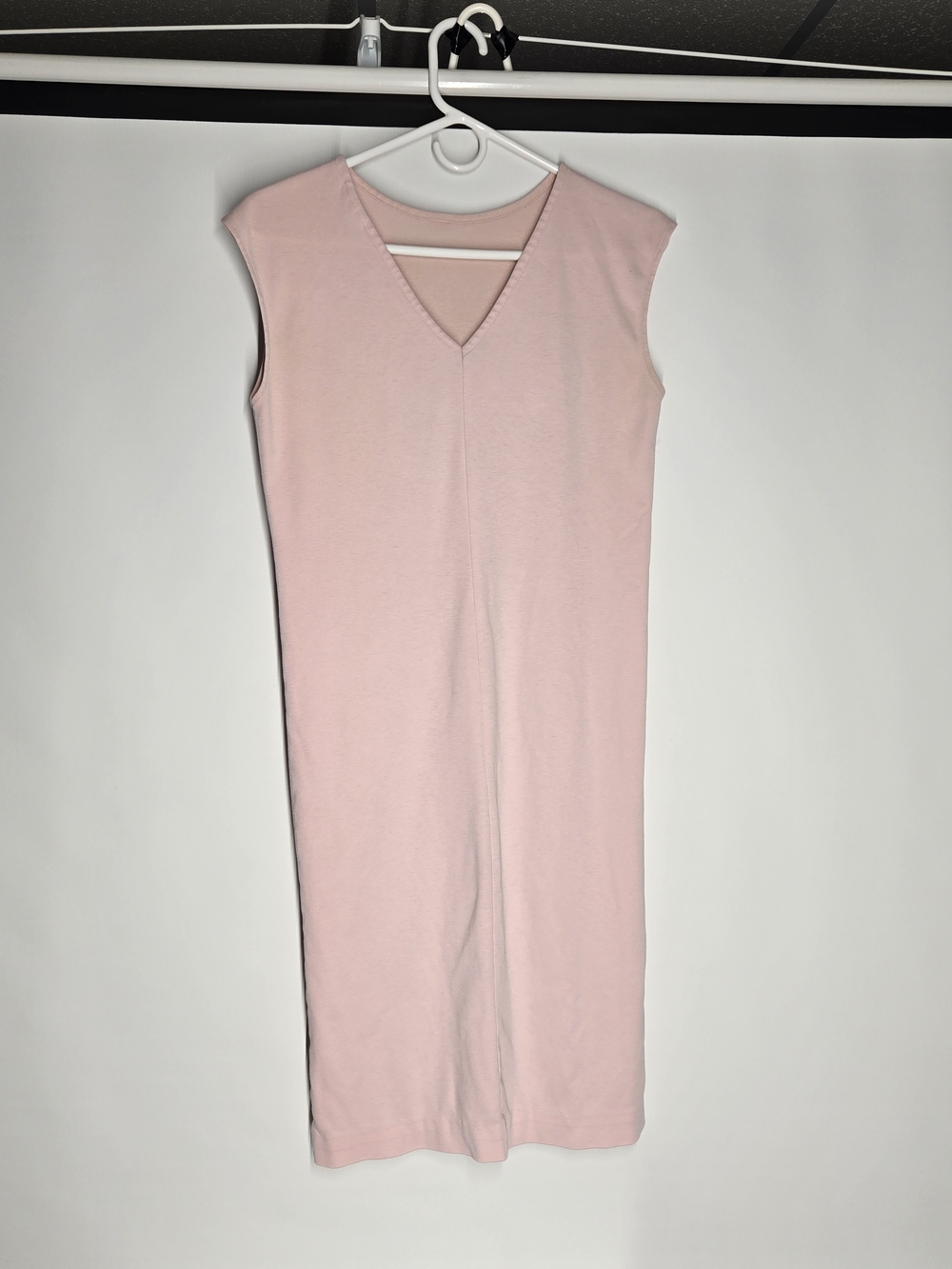 Sleeveless V-Neck Midi Dress in Light Pink